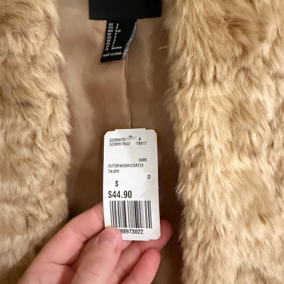 Cropped fur jacket - Picture 3 of 4